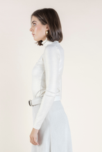 Load image into Gallery viewer, MAJESTIC METALLIC TURTLENECK