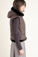 Load image into Gallery viewer, COGNO REVERSIBLE VEST
