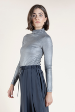 Load image into Gallery viewer, MAJESTIC METALLIC TURTLENECK