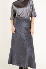 Load image into Gallery viewer, LOVARA SKIRT