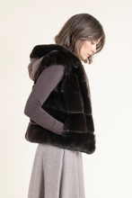 Load image into Gallery viewer, COGNO REVERSIBLE VEST
