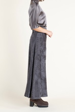 Load image into Gallery viewer, LOVARA SKIRT
