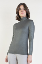 Load image into Gallery viewer, MAJESTIC METALLIC TURTLENECK
