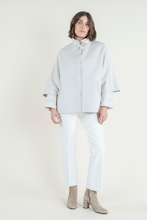 Load image into Gallery viewer, CERA CONVERTIBLE CAPE
