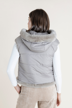 Load image into Gallery viewer, COGNO REVERSIBLE VEST

