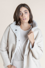 Load image into Gallery viewer, MIRANO REVERSIBLE SHEARLING
