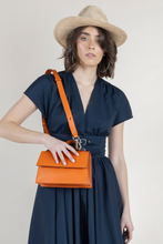 Load image into Gallery viewer, BEAUTY FLAP BAG
