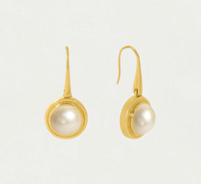 Load image into Gallery viewer, SIGNET PEARL EARRINGS
