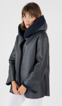 Load image into Gallery viewer, MIRANO REVERSIBLE SHEARLING
